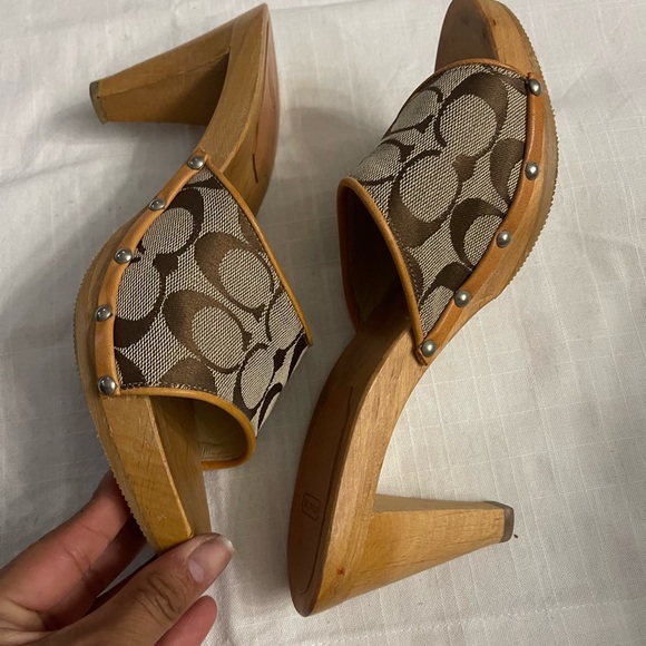 Wooden coach heels - Picture 3 of 5